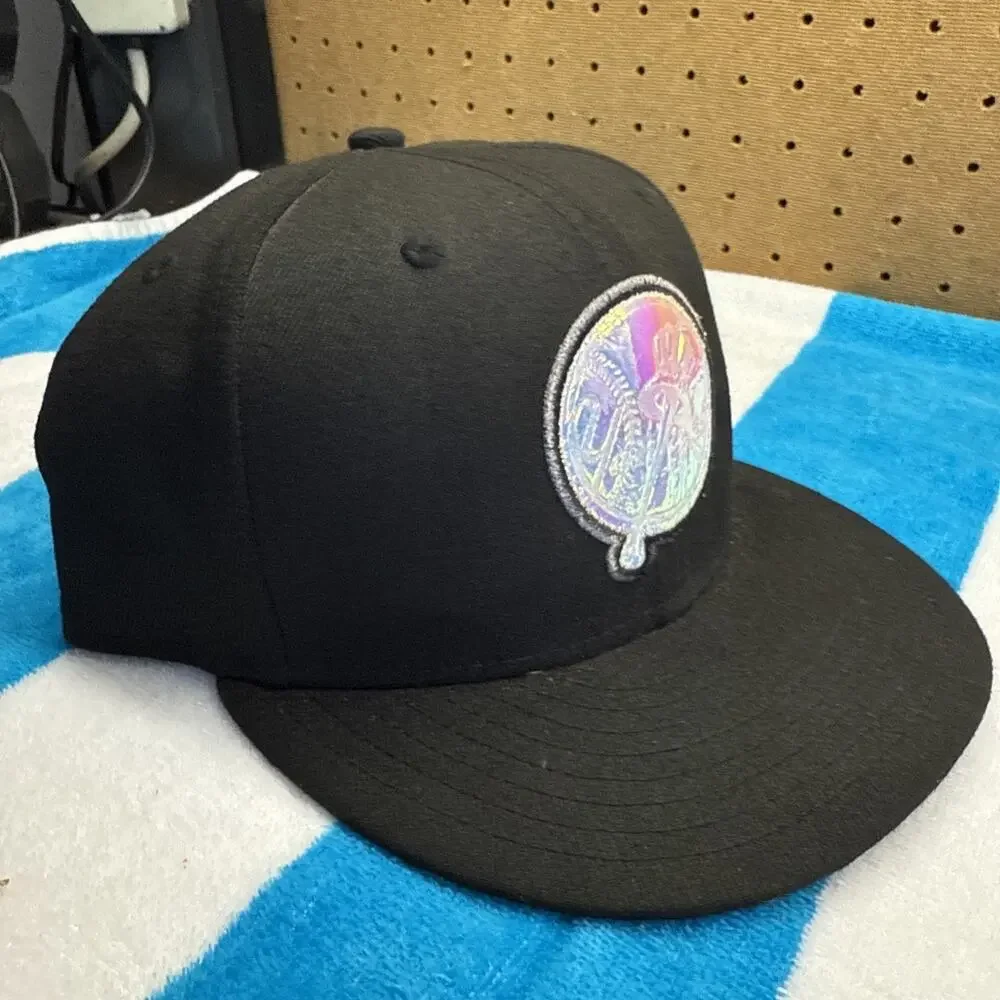 New Era New York Yankees 59FIFTY Fitted Hat Sz 7 5/8 Shimmer Logo Cooperstown